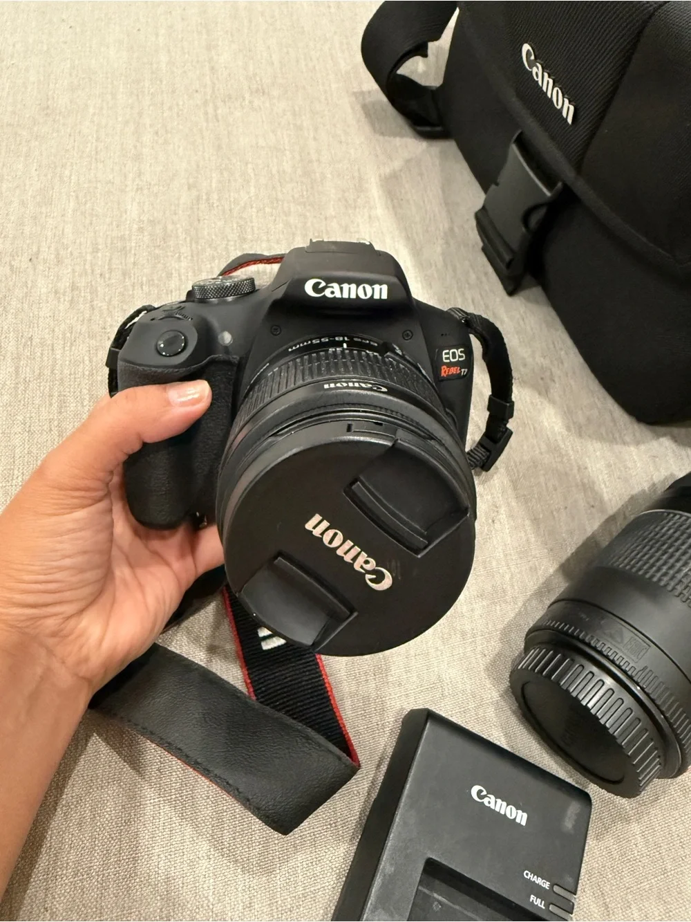 Canon EOS Rebel T6 DSLR Camera Kit in Black